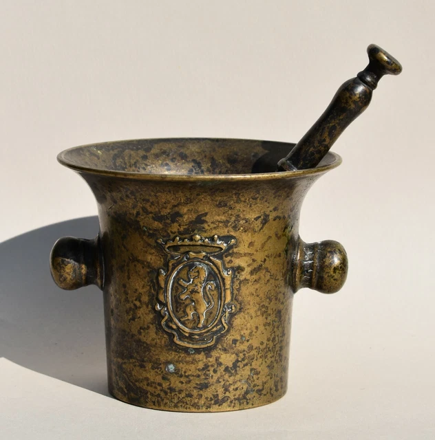 Mortier Et Pilon En Bronze Doré – Décor Fleurs Fait Main Grèce Années 50