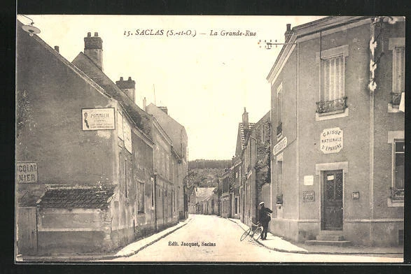 CPA Saclas, La Grande Rue, caisse Nationale d´Epargne