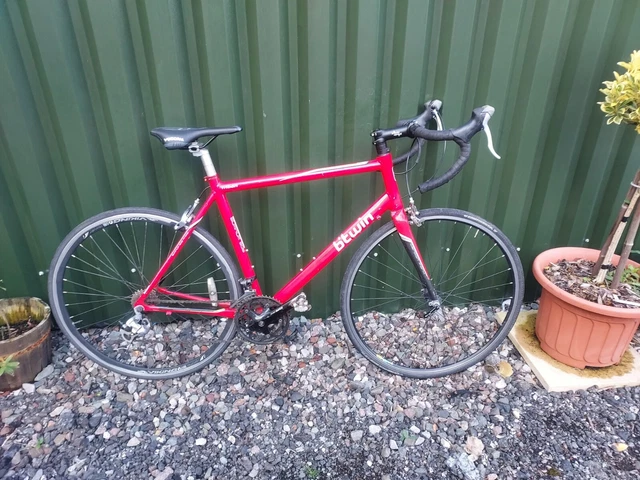 BTWIN TRIBAN 3 road bike In Red With A 21 Inch Frame 135.00