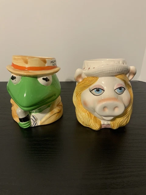 Jim Henson kirmit & miss piggy hand painted ceramic mugs-Nanco kirmit plush set