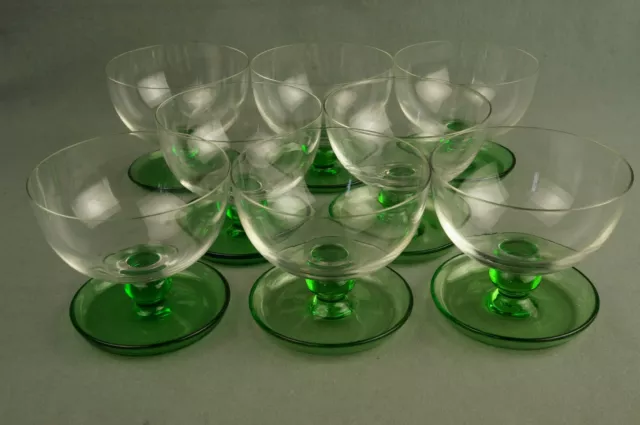 Vintage 8 schöne alte Schalen Dessertschalen Eisschalen Glas mit Fuß