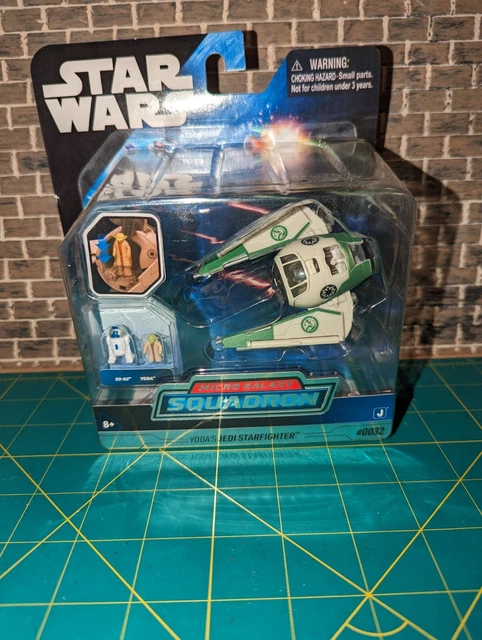 Star Wars Micro Galaxy Squadron - Chasseur Jedi De Yoda 8cm Avec Figurines Yoda Et R2-D2