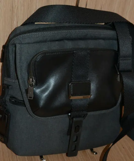 Tumi Men's Arnold Zip Flap Crossbody Bag  Grey/ Black