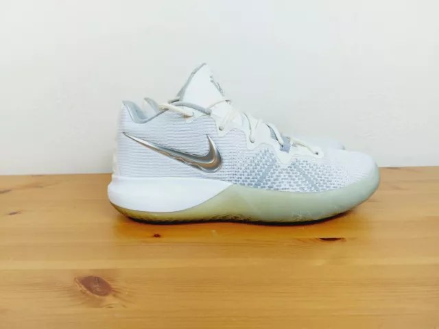 Nike kyrie 2025 2 argento