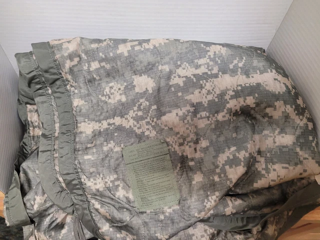 US Military Army ACU Digital Wet Weather PONCHO LINER Woobie NSN: 8405-01-547-25 US Military Army ACU Digital Wet Weather PONCHO LINER Woobie NSN: 8405-01-547-25