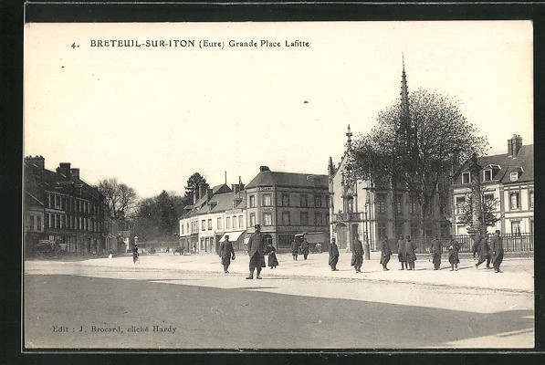 CPA Breteuil-sir-Iton, Grande Place Lafitte, vue partielle
