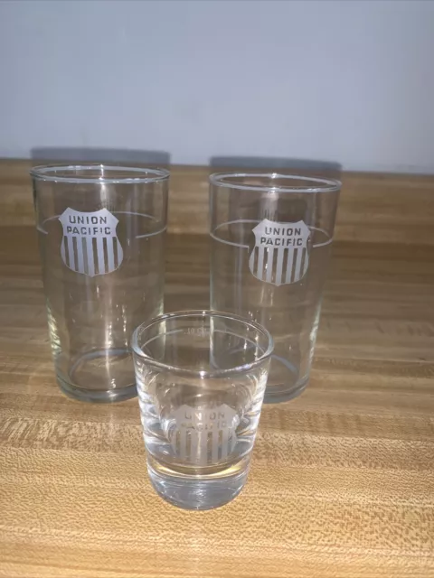 UNION PACIFIC RAILROAD 2 GLASS JUICE TUMBLERS 4 3/8" & 1 Shot Glass 1.5 Ounce !