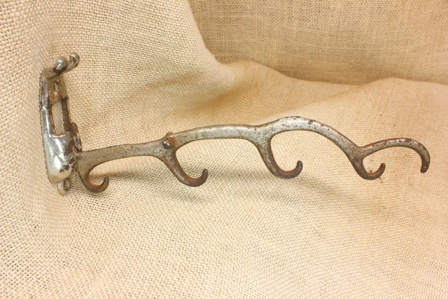 4 Coat Hooks Clothes Hanger Fold Up Arm Old Laundry Bath Vintage 1921 Patent 18