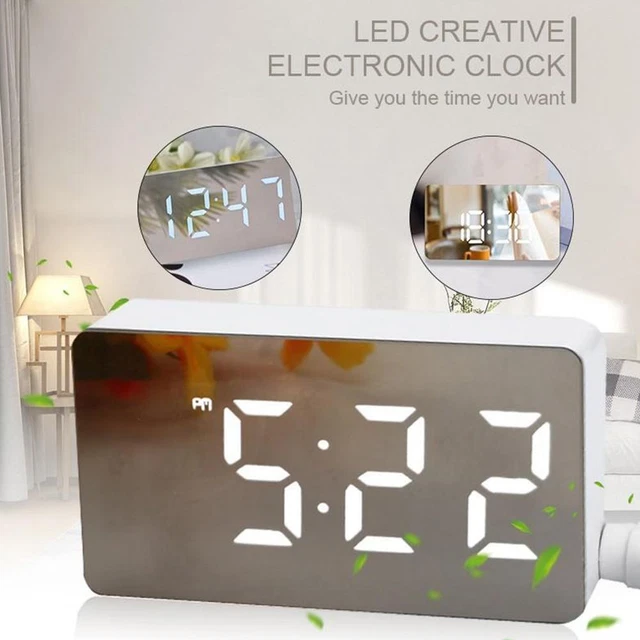 Digital LED Large Display Alarm Clocks USB/Battery new D Face Mirrors A4T5