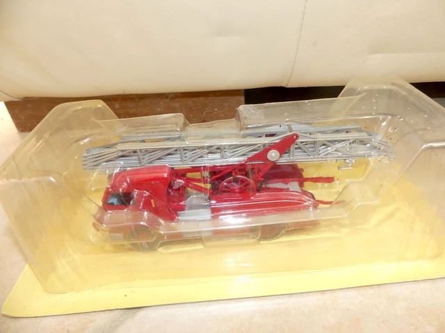 CPF92 Camion Pompiers Renault Galion R 2168 Echelle Gugumus - IXO 1/43 Hachette - Neuf Sous Blister