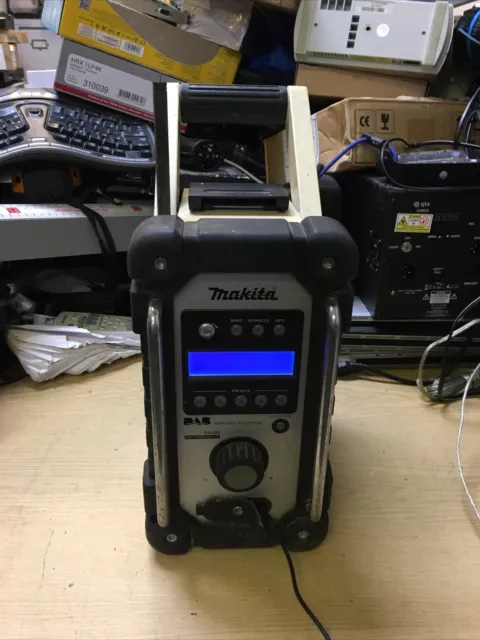 Makita BMR104 18V Job Site FM & DAB Radio