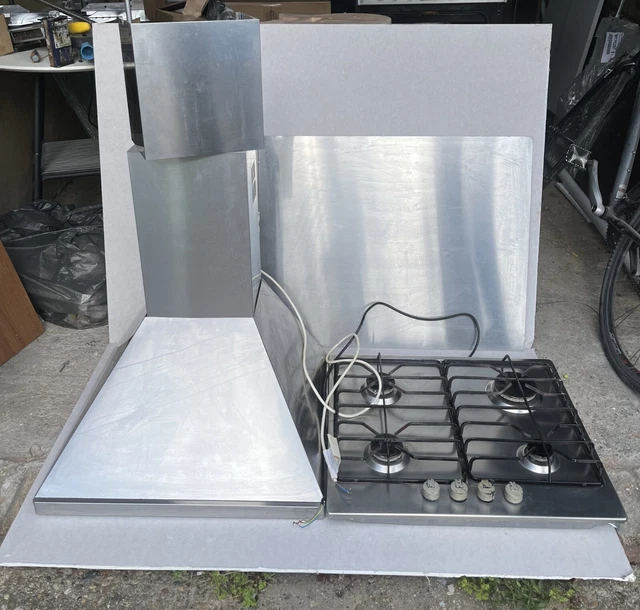 GAS HOB, EXTRACTOR fan, duct cover and stainless steel splashback £0.01