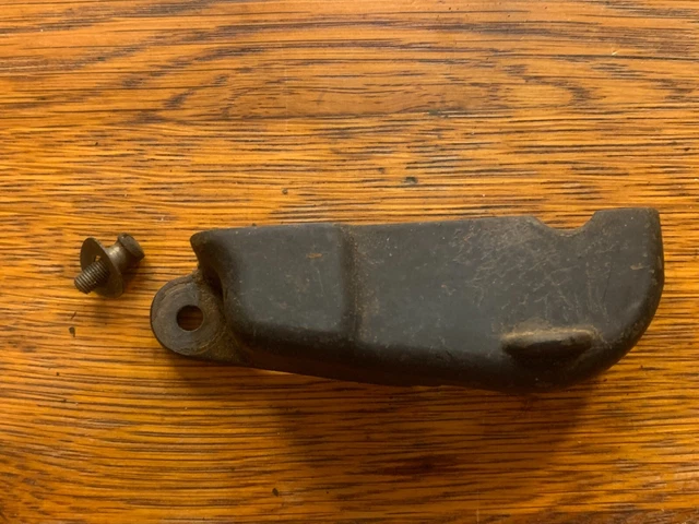 1901 Willcox Gibbs Chain Stitch Sewing Machine Part, Hook Guard & Screw
