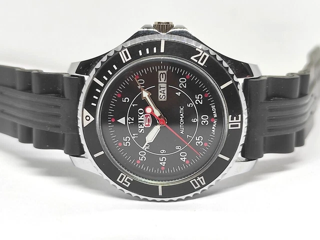 MONTRE-BRACELET POUR HOMME à Quartz Seiko Vintage Super Slim Avec