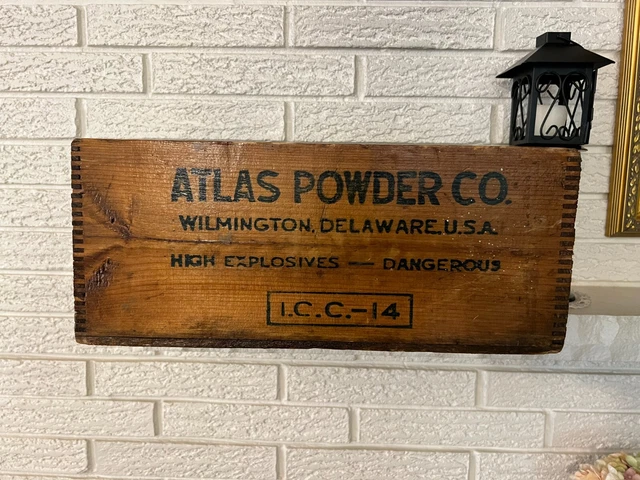 Antique Atlas Powder Wilmington Delaware Giant Gelatin High Explosives crate