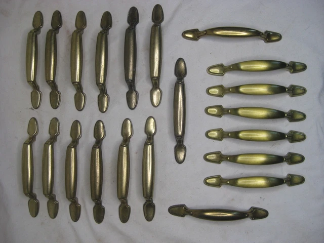 21 vintage drawer cabinet pulls pull handle handles lot *A PLEASE NOTE: