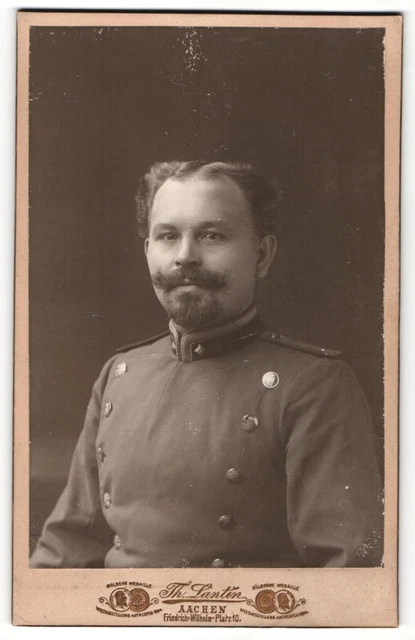 Fotografie Th. Lantin, Aachen, Portrait Eisenbahner in Uniform