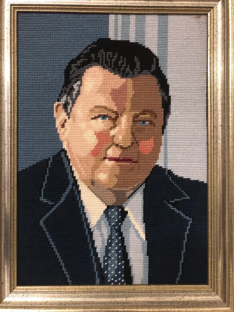 Imagen bordada retrato de Franz Josef Strauss en marco para colgar