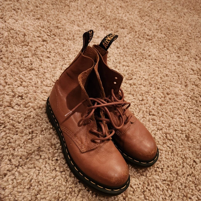 Doc Dr Marten Air Wair Leather Pascal 7 Eye Lace Up Boots Womens Size 7 US 5 UK