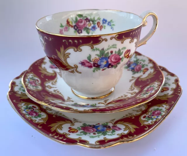 LADY FAYRE Royal Standard Set Featuring Cup Saucer & Plate