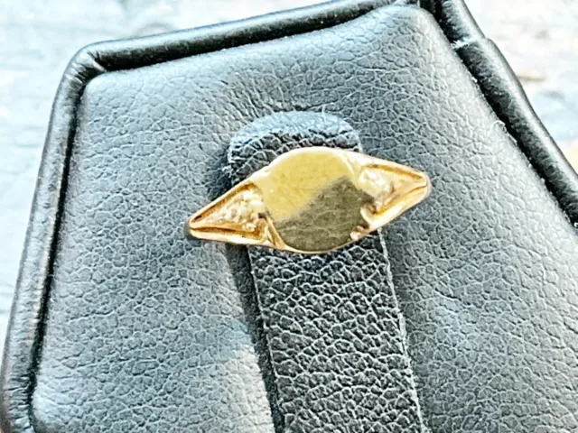 Antique 10K Yellow Gold Baby Child Signet Ring