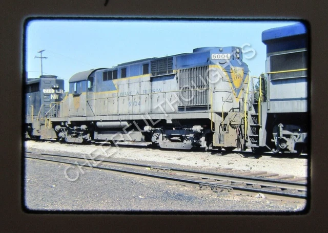 Original  '80 Kodachrome Slide DH Delaware Hudson 5004 BC3 action       37Y53