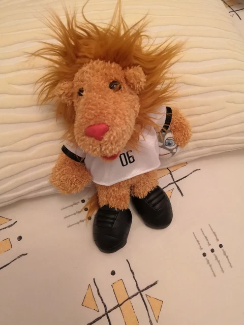 GOLEO VI et pille la mascotte de la Coupe du Monde FIFA 2006 COLOGNE