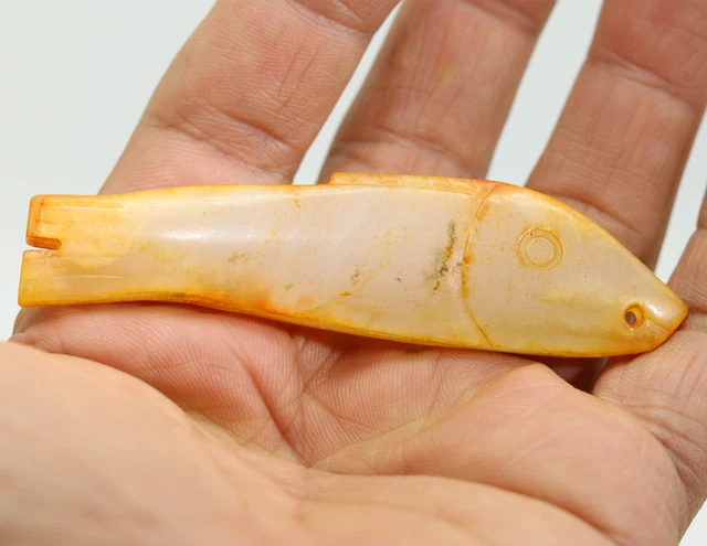 Collection hand-carved Chinese HeTian white jade fish amulet pendant D599