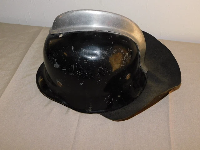 Stahlhelm Feuerwehr mit Kamm! Deutsch  2WK! !