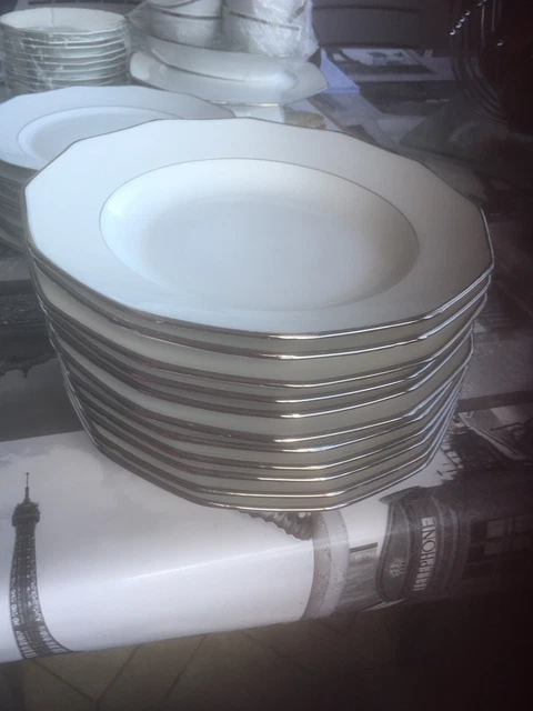 Service De Table En Porcelaine De Limoges - Velours Vert Et Or - Début XXe