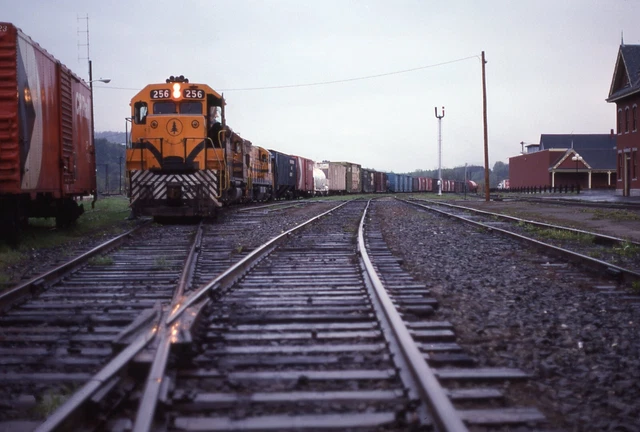 Orig Slides (4) MEC Maine Central GP38 #256+263+406 w/Train St Johnsbury VT 1981