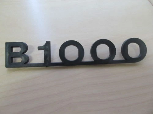 1 Stück Schriftzug B1000 für Tür schwarz plast Neu  IFA Barkas B1000