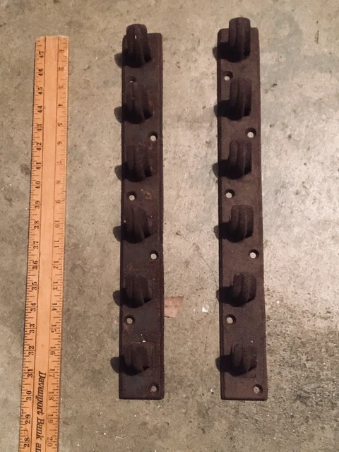 2 Antique￼ Cast iron￼ Rein hangers Horse Harness Barn Hooks. 3