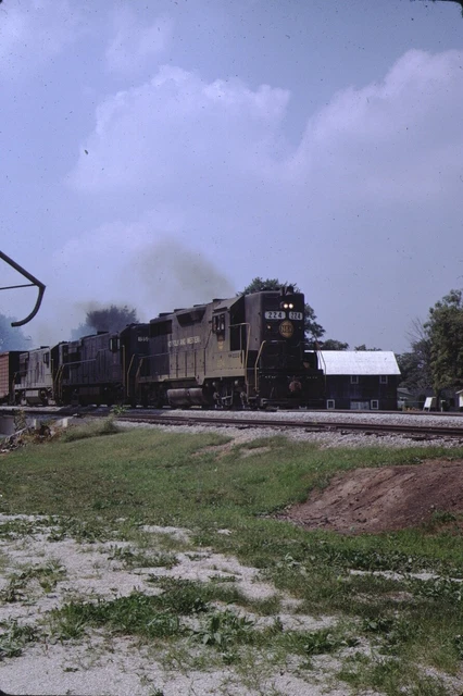N&W Norfolk & Western EMD GP35 Kodachrome original Kodak Slide
