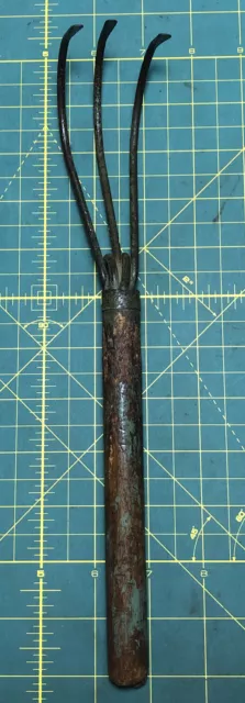 Antique Chestnut Wood Handle Hand Tool Cultivator Farm Gardening Tool Barnyard