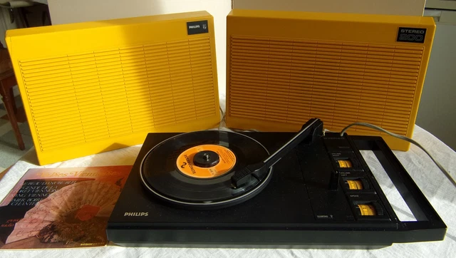TOURNE DISQUE ÉLECTROPHONE PHILIPS Stéréo 200, l'ensemble en bon état