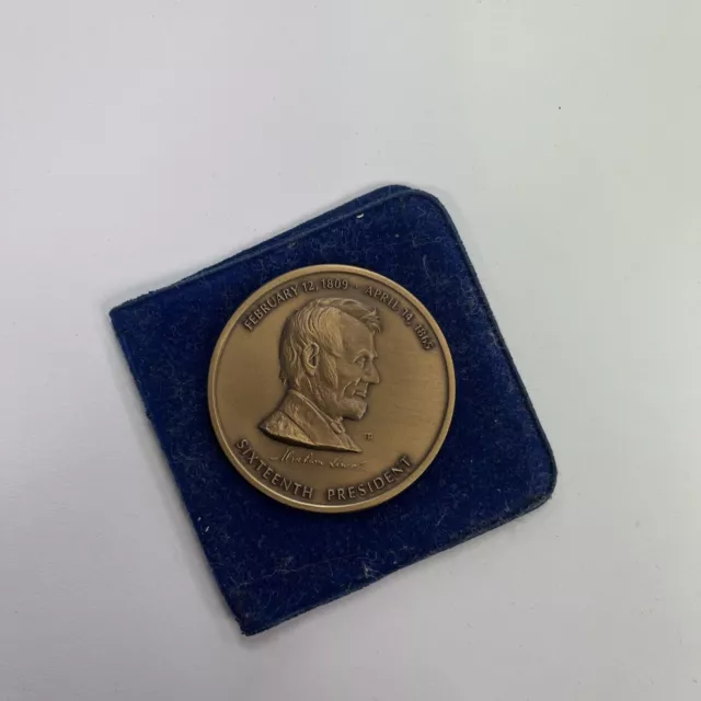 Collectible Abraham Lincoln 16th President Memorial Large Coin Medallion - Rare*