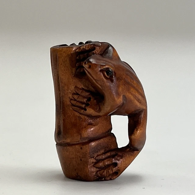 Japanese Netsuke Frog On Bamboo Hand Carved Boxwood 1” Bead Signed 石川 Ishikawa