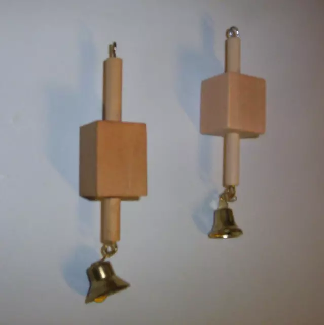 2 x Holz Vogelspielzeug + Glocke, Sittich Kanarien Spielzeug Vogel Käfig Zubehör