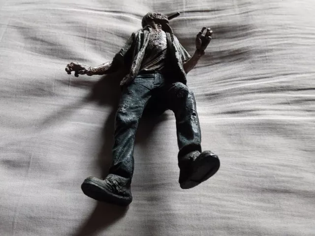 mcfarlane walking dead zombie biter 5in action figure