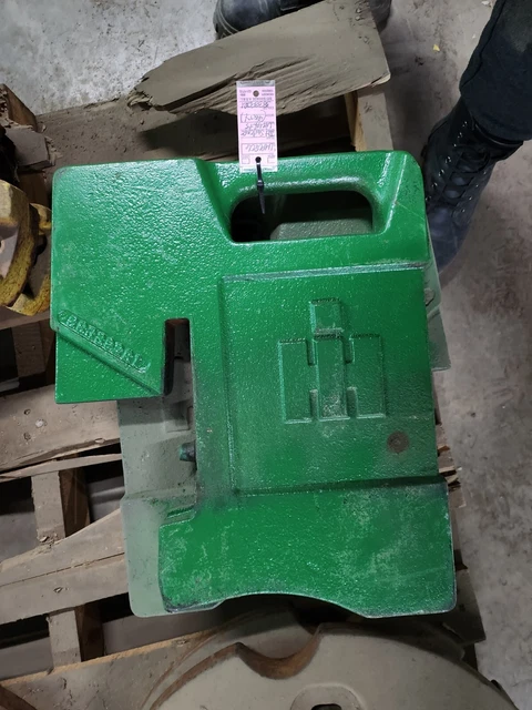 IH International Harvester Tractor 75 lb. Suitcase Weight Part #383392R1 (4 QTY) IH International Harvester Tractor 75 lb. Suitcase Weight Part #383392R1 (4 QTY)