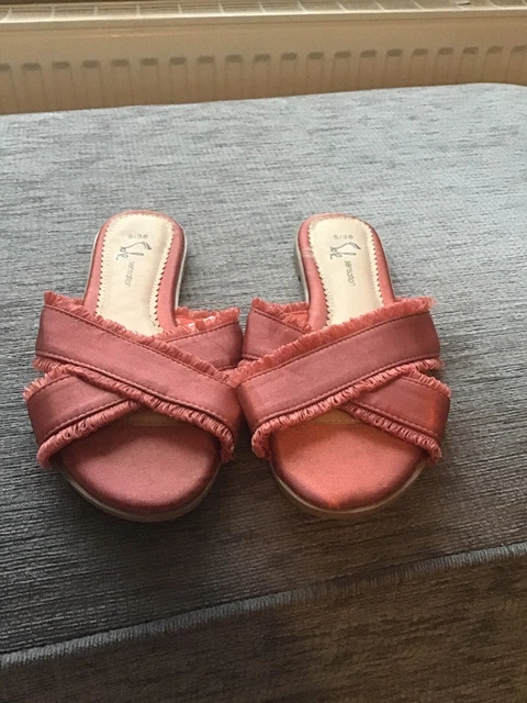 Sole sensation sandals deals