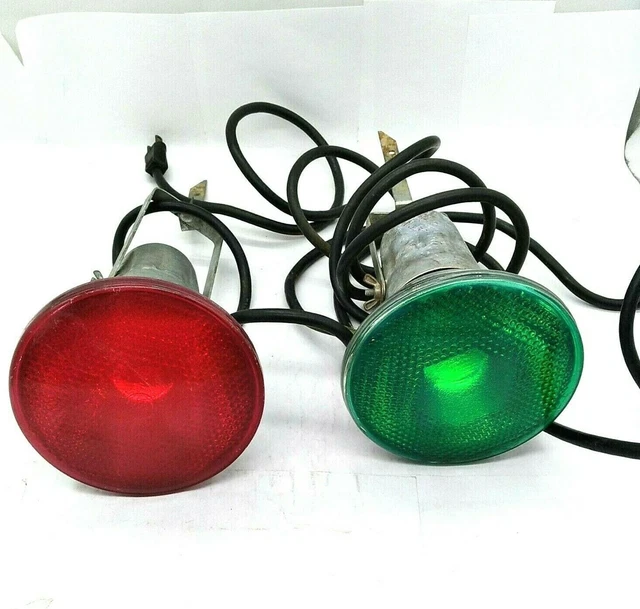 VINTAGE GROUND Spike Outdoor Christmas Flood Light Red Green