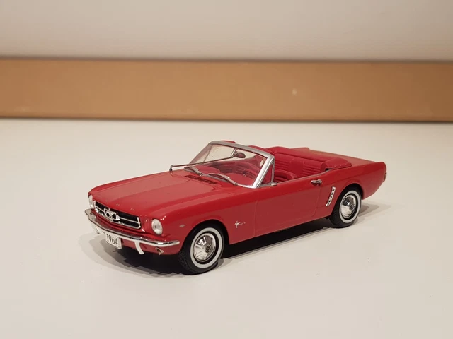 Miniature Minichamps 1/43 - Ford Mustang Cabriolet Bleue De 1994, état Neuf Avec Boîte