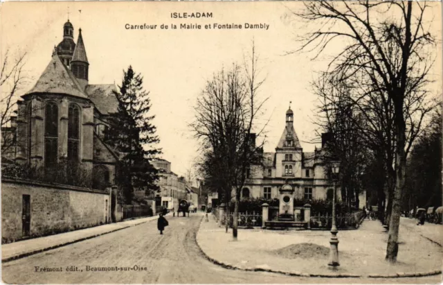 CPA ISLE-ADAM - Carrefour de la Mairie et Fontaine Dambly (107857)
