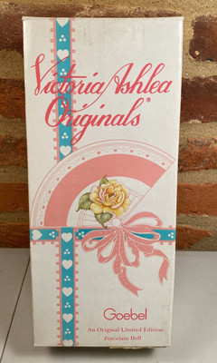 Goebel Victoria Ashlea Originals Limited Edition Porcelain DOLL #913048 w/Box