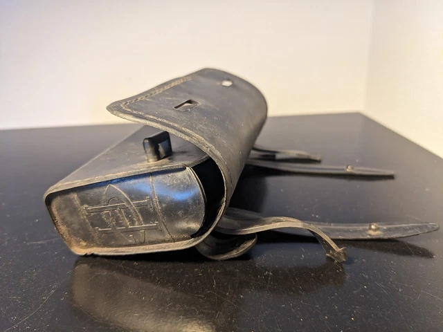 Ancienne sacoche trousse à outils de vélo vintage accessoire GH vide