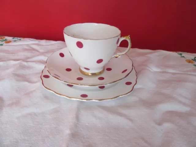 Lovely Vintage Royal Vale bone china Red Spot Dot Trio cup saucer tea plate