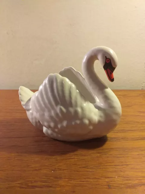 Dartmouth Pottery Devon White Swan Planter 14cms Tall