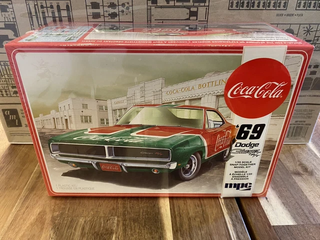 1/25 SCALE 1969 Coca Cola Dodge Charger R/T Red Mpc Model Kit Sealed £ ...